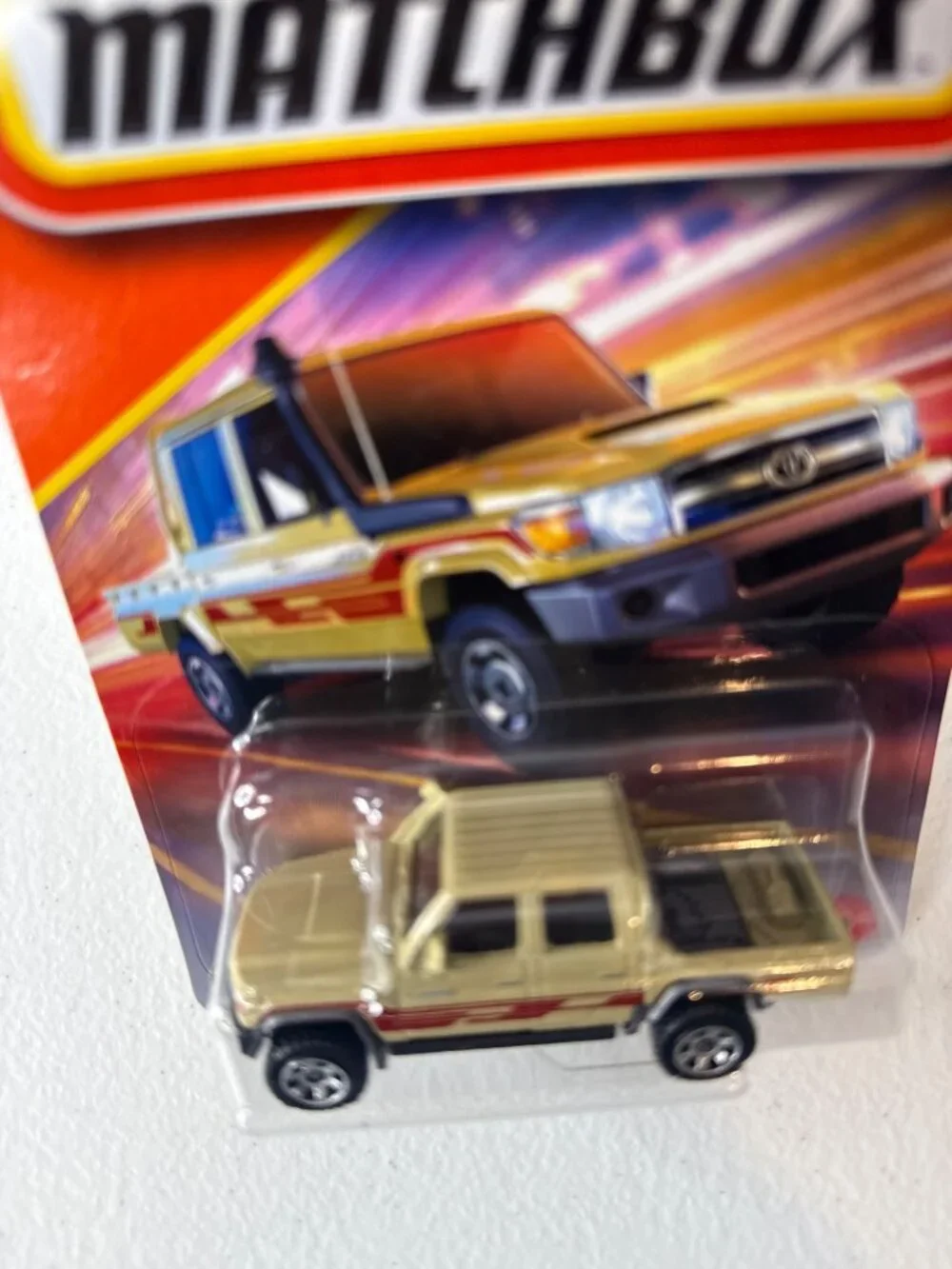 2025 Matchbox '17 Toyota Land Cruiser 78 Beige Red 108/125 Off Road 4x4 NOC